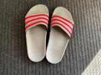 ADILETTE SLIPPERS. KLEUR GRIJS/ROOD. MAAT 5, Ophalen of Verzenden, Grijs