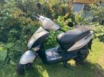 Kymco Agility 2014 bromscooter met helm, Fietsen en Brommers, Scooters | Kymco, Ophalen, Zo goed als nieuw, Agility