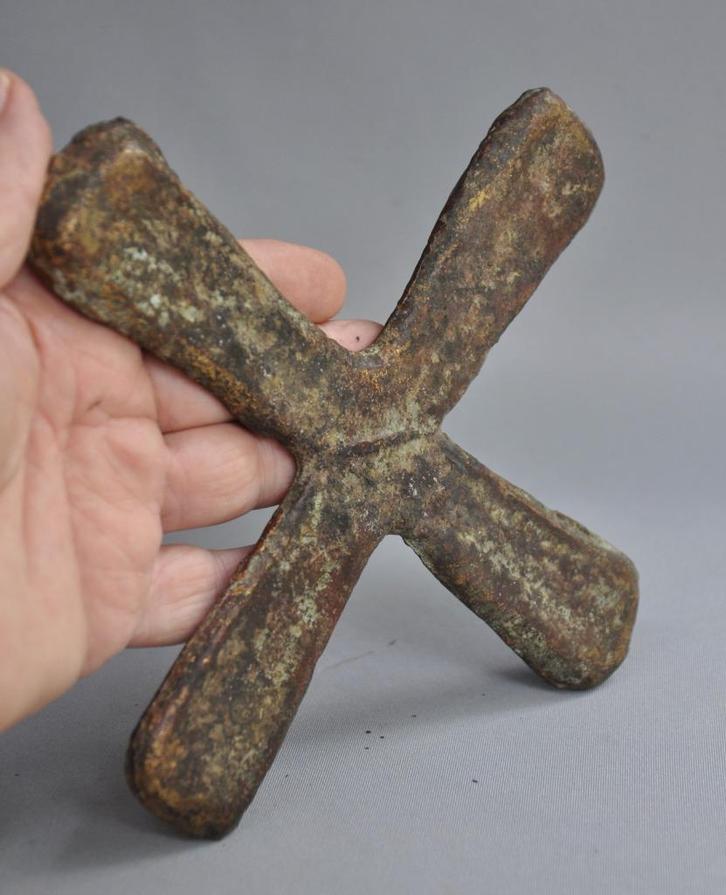KATANGA CROSS, oud Congolees betaalmiddel v koper, DR Congo, Antiek en Kunst, Kunst | Niet-Westerse kunst, Verzenden