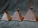 Set metalen kandelaars pyramide handgemaakt in Indië, Nieuw, Minder dan 25 cm, Ophalen of Verzenden, Kandelaar