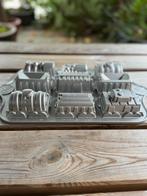 Nordic Bakeware train cake pan - bakblik treinen zgan, Ophalen of Verzenden, Zo goed als nieuw, Taarten, Bakvorm