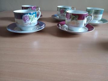 Delicate Koffiekopjes met Bloemmotief (5 stuks) beschikbaar voor biedingen