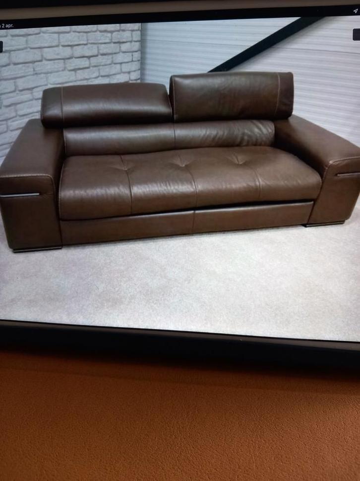 Natuzzi bank 2.5 zits.prachtig leer., Huis en Inrichting, Banken | Bankstellen, Zo goed als nieuw, Rechte bank, Leer, Ophalen