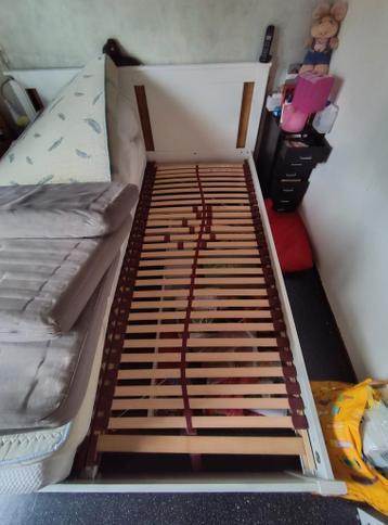 Ikea songesand Bedframe + 2 lattenbodems - afbeelding 3