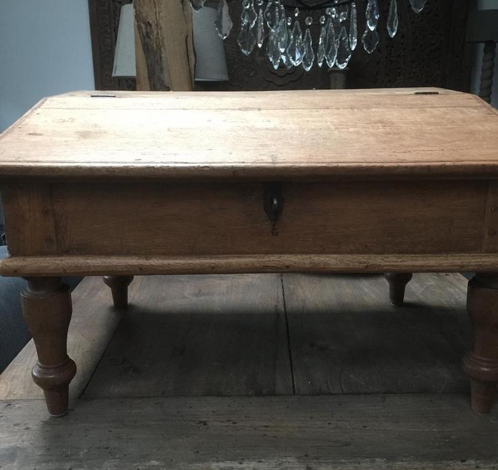 Oude lessenaar schrijfkist schrijftafel schoolstafel india, Antiek en Kunst, Curiosa en Brocante, Ophalen