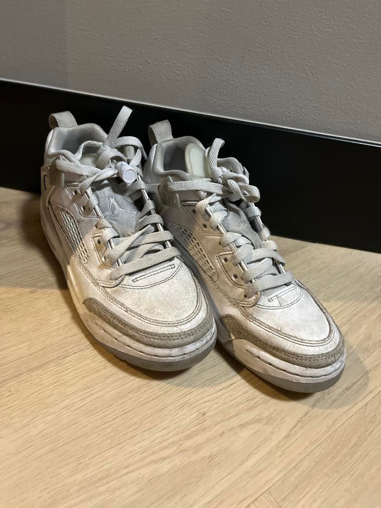 Gedragen Jordan Schoenen - Maat 37.5, Kleding | Dames, Schoenen, Ophalen of Verzenden, Gedragen, Wit, Sneakers of Gympen