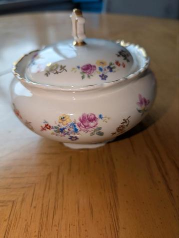 porseleinen schaaltje Reichenbach beschikbaar voor biedingen