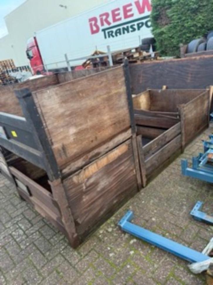 8 originele stapelbare KLM-kratten, Doe-het-zelf en Verbouw, Kratten en Dozen, Gebruikt, Krat, 50 tot 75 cm, Minder dan 35 cm