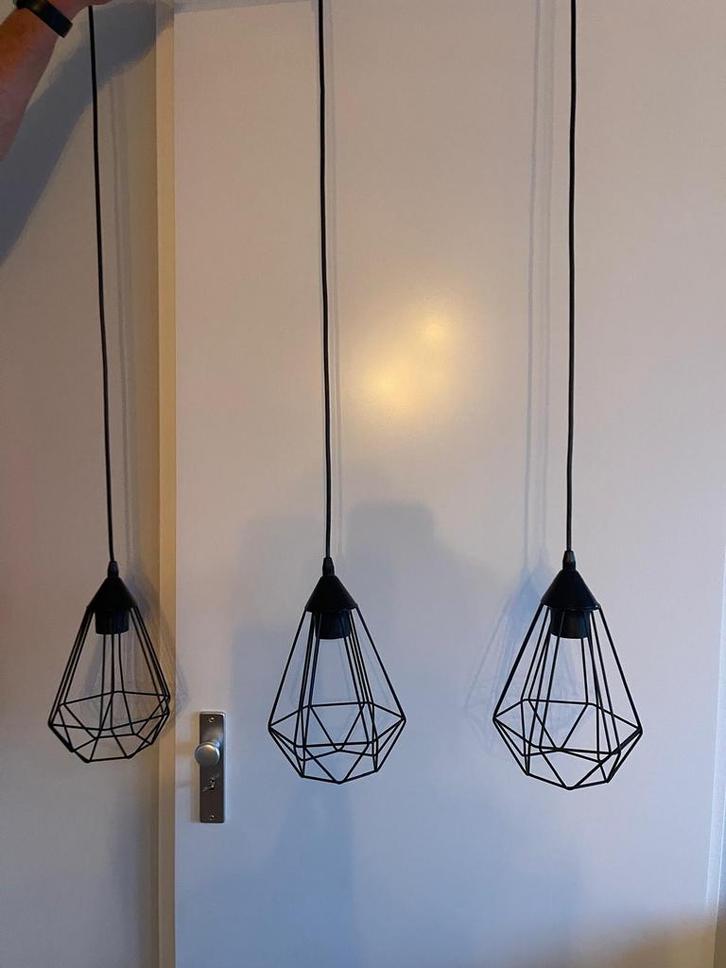 Moderne Hanglamp met Metalen Frame, Huis en Inrichting, Lampen | Hanglampen, Zo goed als nieuw, 75 cm of meer, Metaal, Ophalen of Verzenden