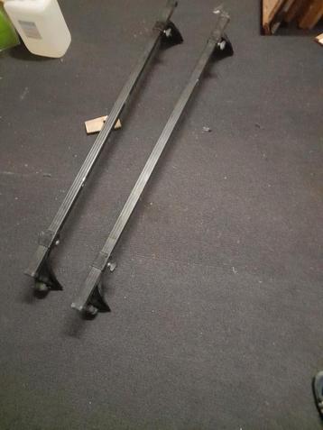 Complete set dakdragers beschikbaar voor biedingen