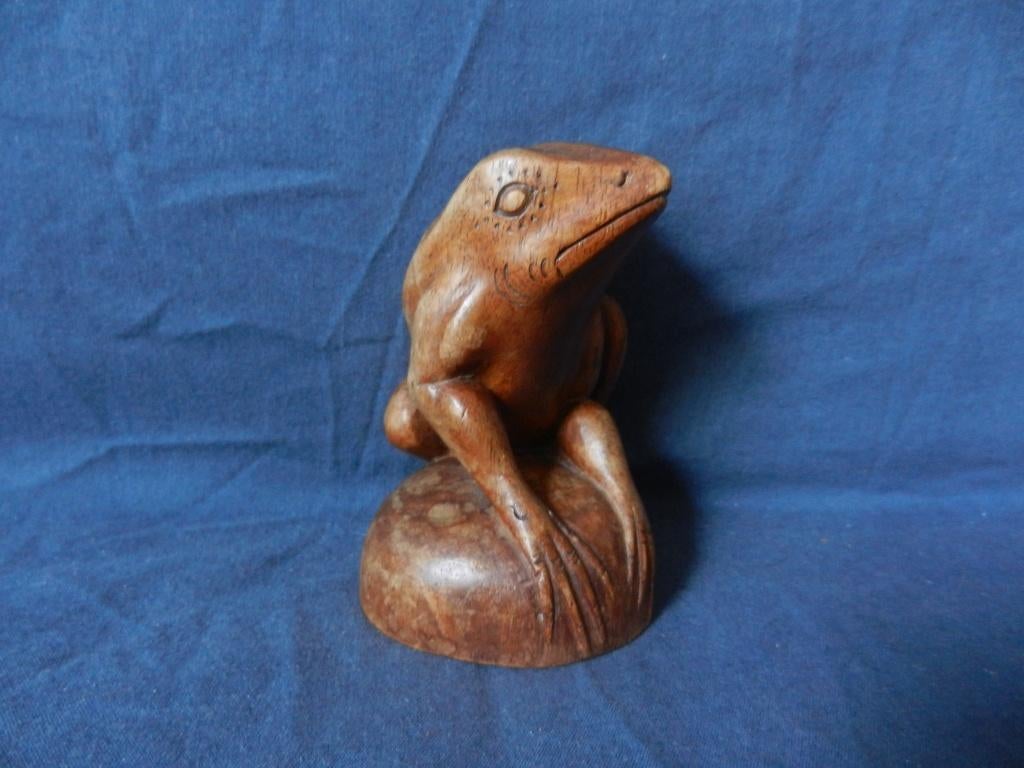 Houten sculptuur Zittende kikker Indonesie Bali h. 10,3 cm., Ophalen of Verzenden