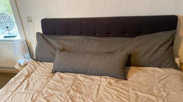 Langwerpig - Grijs- nieuw woonkussen beschikbaar voor biedingen