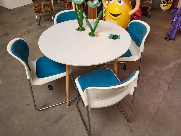8x Drabert stoelen, Gerd Lange. Wit met blauw., Huis en Inrichting, Complete eetkamers, Zo goed als nieuw, 6 tot 8 stoelen, Ophalen of Verzenden