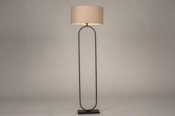 vloerlamp zwart kap taupe bank hoekbank woonkamer bed lamp beschikbaar voor biedingen