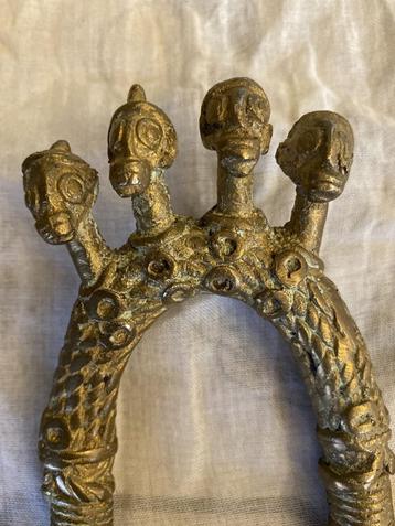 oud brons, Gan Afrikaanse valuta armband beschikbaar voor biedingen