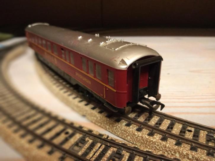 Fleischmann 1411 DSG restauratie rijtuig rood, Hobby en Vrije tijd, Modeltreinen | H0, Gebruikt, Wagon, Gelijkstroom, Fleischmann