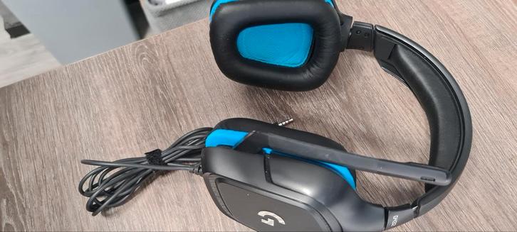 Logitech G432 7.1 headset, Computers en Software, Headsets, Zo goed als nieuw, Over-ear, Bedraad, Gaming headset, Inklapbare microfoon