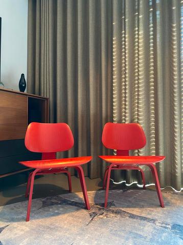 2 Vitra LCW Eames Stoelen - Rood Plywood beschikbaar voor biedingen