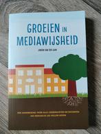 Jeroen van der Laan - Groeien in mediawijsheid, Ophalen of Verzenden, Zo goed als nieuw, Jeroen van der Laan, Nederland