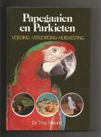 Papegaaien en parkieten - Thijs Vriends, Boeken, Dieren en Huisdieren, Ophalen of Verzenden, Vogels, Zo goed als nieuw