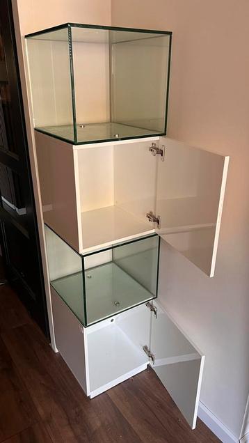 Glazen Buffetkast - 40x40x157cm beschikbaar voor biedingen