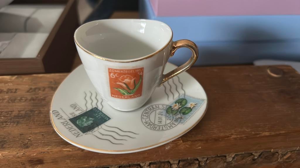 Oud kop en schotel, Antiek en Kunst, Antiek | Servies los, Ophalen of Verzenden