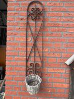 Twee Wandornamenten met Mand, Tuin en Terras, Ophalen, Gebruikt
