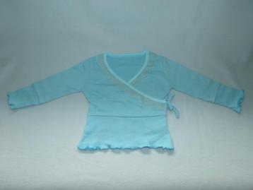 Nieuw overslagshirtje lichtblauw met kant en ruches mt 80-86 beschikbaar voor biedingen