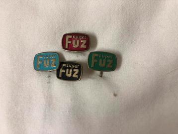 4 kleuren Fuz speldjes  beschikbaar voor biedingen