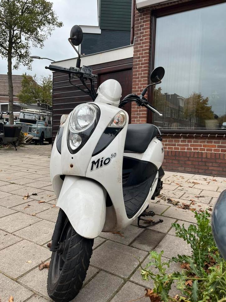 Sym mio 50cc snor, Fietsen en Brommers, Scooters | SYM, Gebruikt, Mio, Maximaal 25 km/u, Benzine, Ophalen