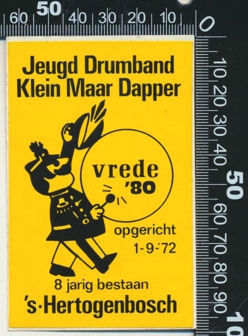 Sticker: Jeugd Drumband Klein Maar Dapper - s-Hertogenbosch, Verzamelen, Stickers, Zo goed als nieuw, Bedrijf of Vereniging, Ophalen of Verzenden