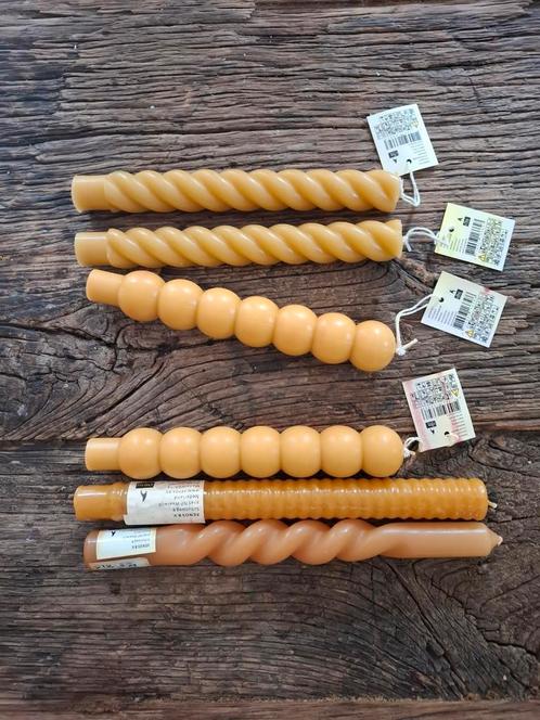 6x dinerkaarsen Xenos swirl kaars bubbel kaars okergeel, Huis en Inrichting, Woonaccessoires | Kandelaars en Kaarsen, Zo goed als nieuw