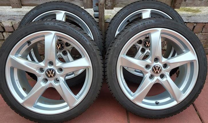 18 inch VW Golf 7 Velgen met winterbanden 5x112, Auto-onderdelen, Banden en Velgen, Banden en Velgen, Winterbanden, 18 inch, 225 mm