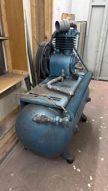 Compressor vat te koop (zonder elektromotor) beschikbaar voor biedingen