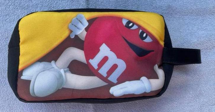 Mooie M&M (Mars / chocolade) Tas / Etui / Toilettas 30 cm!, Sieraden, Tassen en Uiterlijk, Toilettassen, Zo goed als nieuw, Ophalen of Verzenden