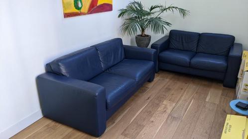 Twee blauwe leren banken, Huis en Inrichting, Banken | Bankstellen, Gebruikt, Rechte bank, Overige maten, 150 tot 200 cm, 75 tot 100 cm