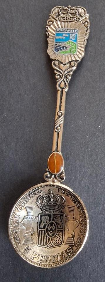 Souvenirlepel Spanje met 5 Peseta Munt  retro vintage bestek beschikbaar voor biedingen