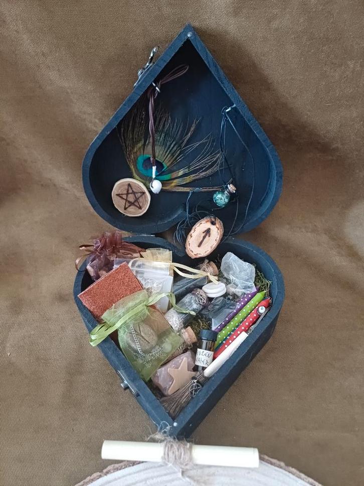 Gevuld Heksenkistje - Magische Benodigdheden, Antiek en Kunst, Curiosa en Brocante, Ophalen of Verzenden