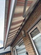 Handmatig zonnescherm 6 meter ongeveer, Tuin en Terras, Zonneschermen, Gebruikt, 450 cm of meer, Ophalen of Verzenden, Knikarmscherm