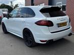 Porsche Cayenne 4.8 GTS 22inch Pano Akra Carplay, Auto's, Automaat, Gebruikt, Wit, Leder