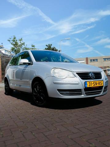 Volkswagen Polo 1.4 55KW 2006 Grijs beschikbaar voor biedingen