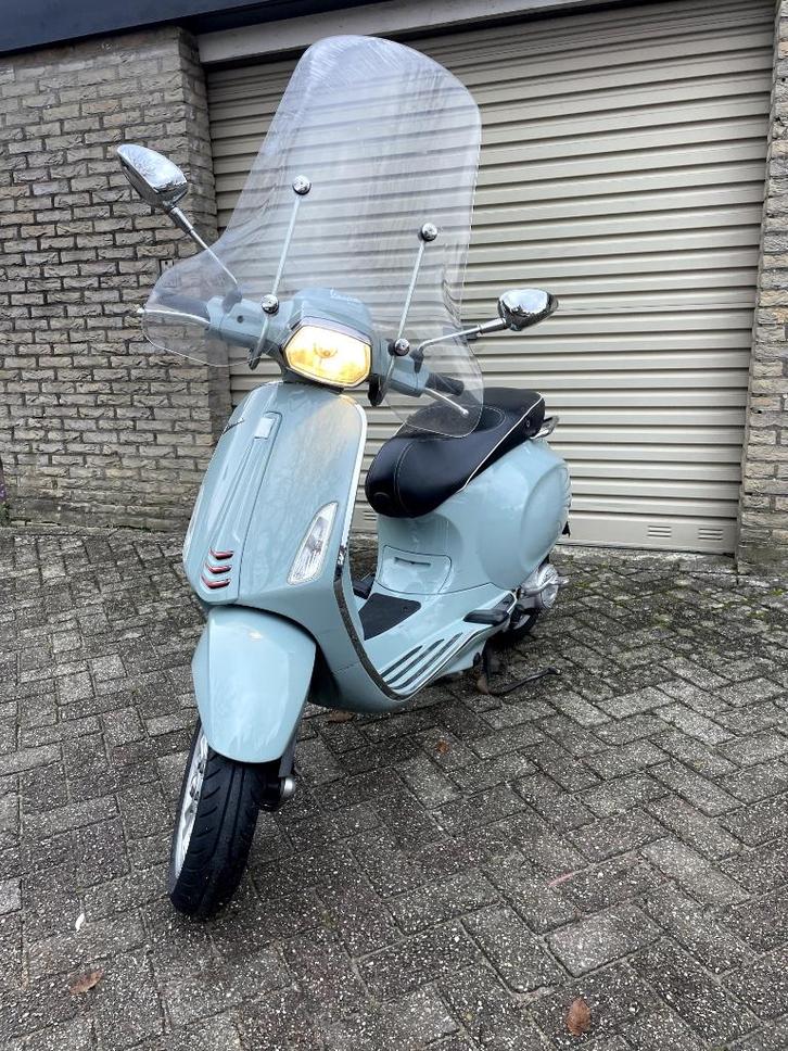 Vespa sprint blauw kenteken snor 2016, Fietsen en Brommers, Scooters | Vespa, Gebruikt, Overige modellen, Maximaal 25 km/u, Benzine