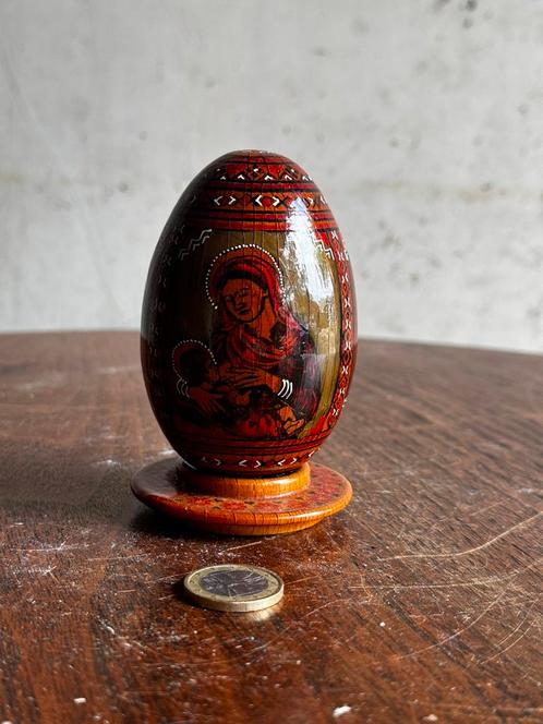 Russisch lakwerk ei met icoon – handbeschilderd, Antiek en Kunst, Kunst | Overige Kunst, Ophalen of Verzenden