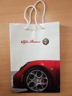 Alfa romeo tasje.        Papier of karton geplastificeerd., Ophalen of Verzenden, Nieuw, Gebruiksvoorwerp