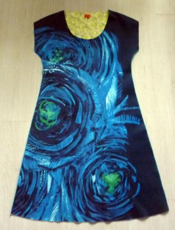 Animapop Jurk (2 kanten draagbaar), Kleding | Dames, Jurken, Zo goed als nieuw, Maat 38/40 (M), Overige kleuren, Knielengte, Ophalen of Verzenden