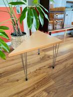 Pin age vintage bijzettafeltje hoek tafeltje, Huis en Inrichting, Tafels | Bijzettafels, Ophalen, Minder dan 45 cm, Minder dan 55 cm