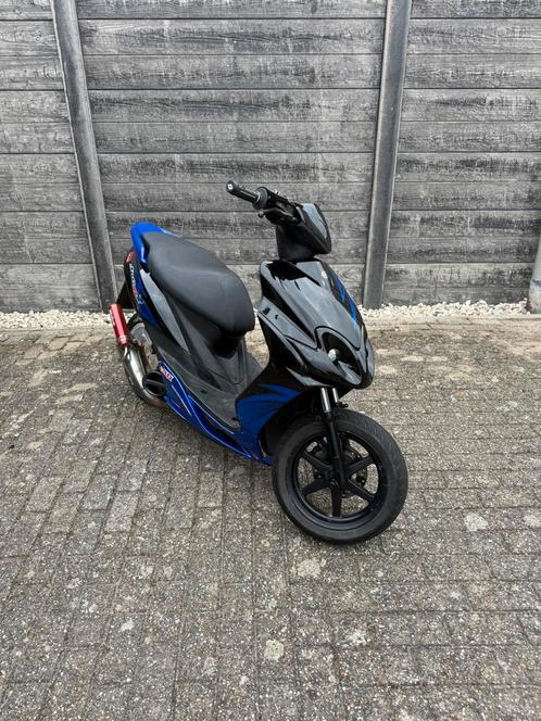 Yamaha jog r 70cc, Fietsen en Brommers, Scooters | Yamaha, Zo goed als nieuw, JogR of RR, Maximaal 45 km/u, Tweetakt, Ophalen
