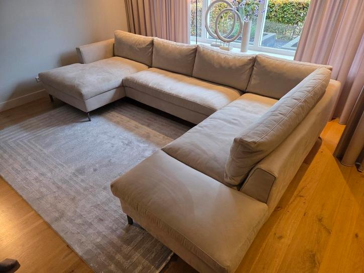 Bank Hoekbank lounge bank groot Nieuwstaat.!!!! 240 x 380, Huis en Inrichting, Banken | Complete zithoeken, Zo goed als nieuw