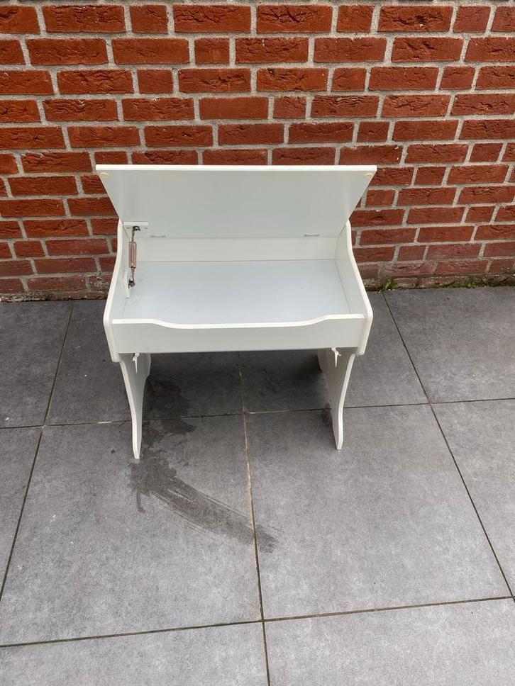 Leuk Kinderbureau met Opbergruimte, Kinderen en Baby's, Kinderkamer | Tafels en Stoelen, Gebruikt, Tafel(s), Ophalen