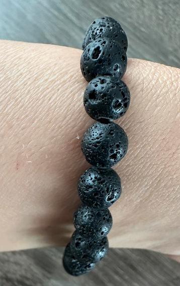 Lavasteen armband 8mm beschikbaar voor biedingen